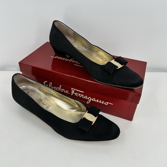 Salvatore Ferragamo Shoes - Vintage Salvatore Ferragamo Low Heel Ballet Flats Size 11 AAAA Rhinestone Bow